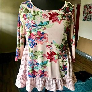 🌺 Umgee hi-lo top